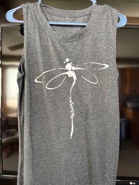 Gray Sleeveless Graphic Tank with White Dragonfly Design